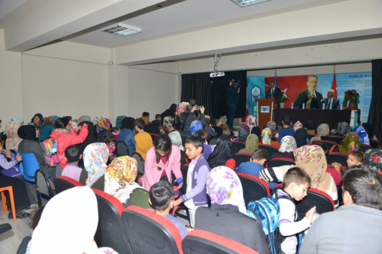 Bursa'da aile i&ccedil;i iletişim seminerleri s&uuml;r&uuml;yor