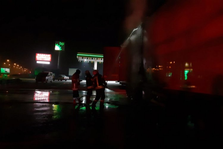 Petrol istasyonundaki yangını panik yarattı