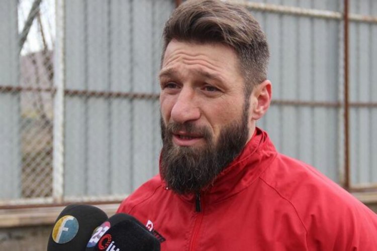 &Ouml;zbayraktar, futbolu bıraktı