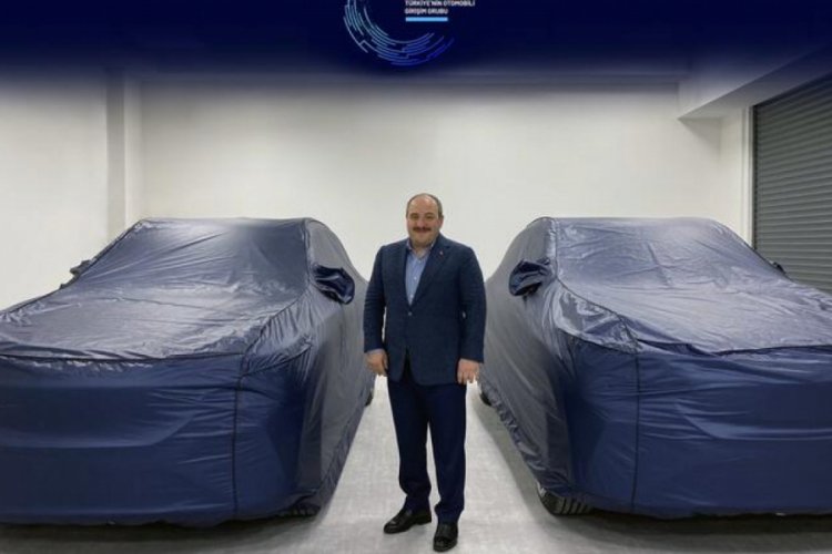 Bakan Varank yerli otomobilin fotoğrafını paylaştı