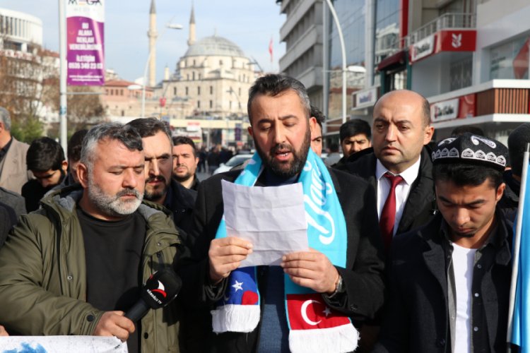Doğu T&uuml;rkistan'daki uygulamalar protesto edildi