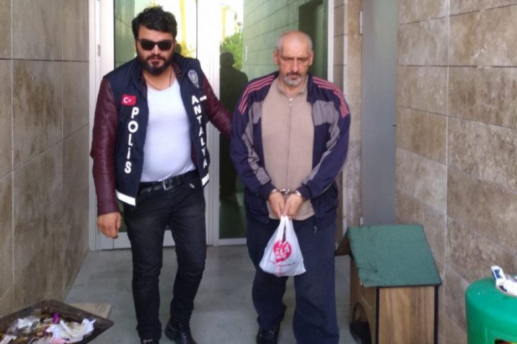 4 iş yerinden telefon &ccedil;alan zanlı tutuklandı