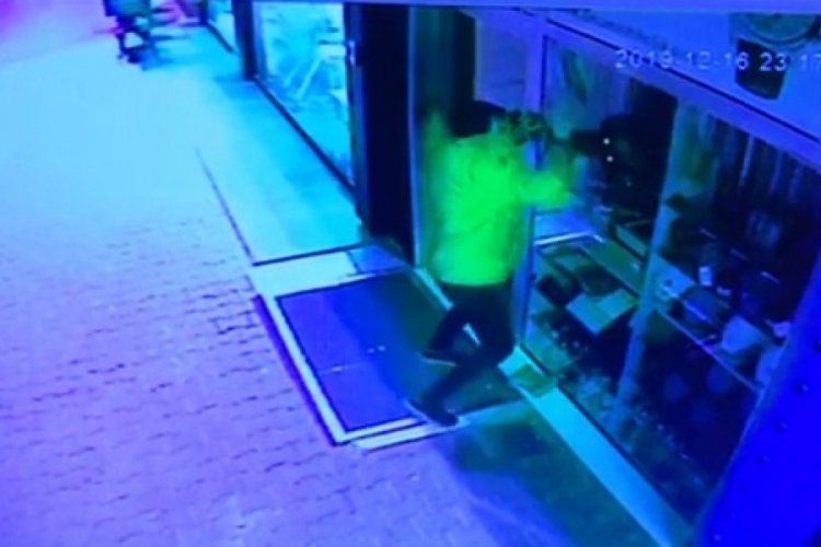 Tesbih hırsızlığına tutuklama
