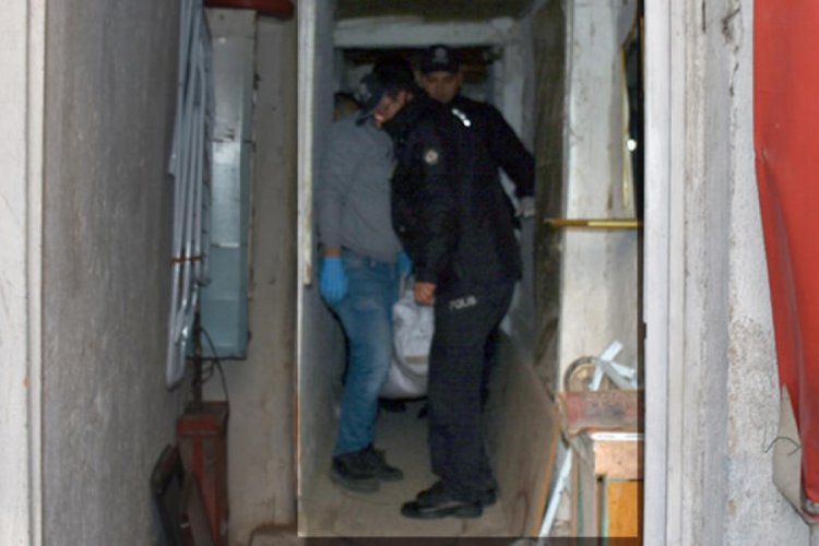 Afyonkarahisar'da bir evde çuval içinde çürümüş erkek cesedi bulundu. ile ilgili görsel sonucu