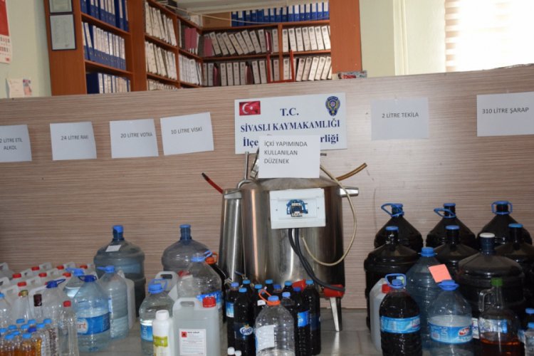 408 litre ka&ccedil;ak alkol ele ge&ccedil;irildi