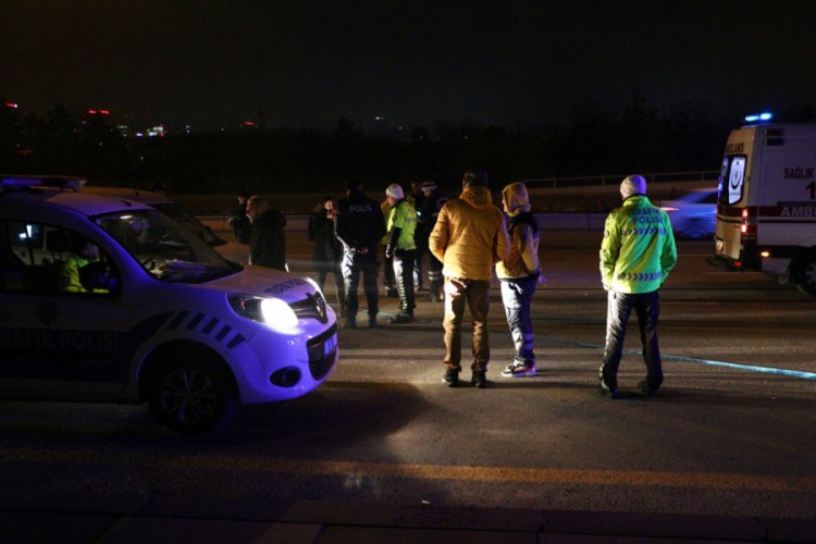 Yolun karşısına ge&ccedil;erken otomobil &ccedil;arpan yaya &ouml;ld&uuml;