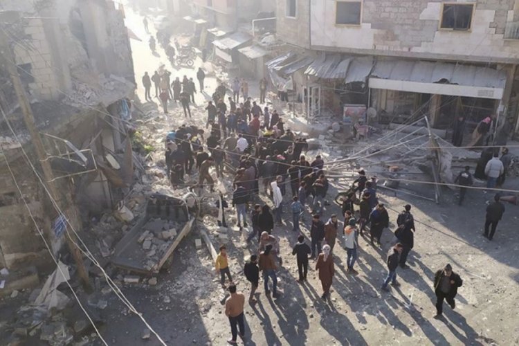 Rejim u&ccedil;akları Serakib'i vurdu: 7 &ouml;l&uuml;, 20 yaralı