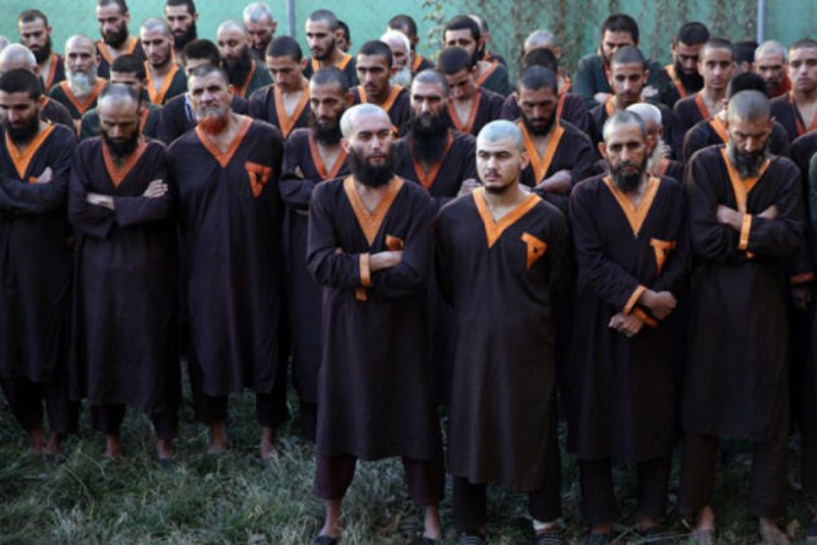 Afganistan'da yakalanan DEAŞ ş&uuml;phelilerinin fotoğrafları paylaşıldı