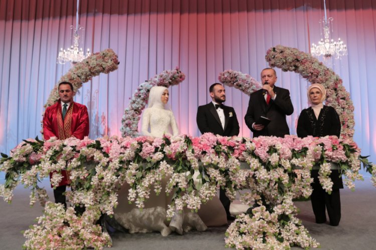 Cumhurbaşkanı Erdoğan, nikah şahitliği yaptı