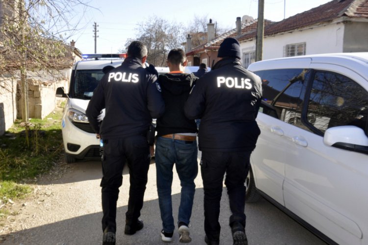 Konya'dan &ccedil;alınan otomobil Karaman'da bulundu