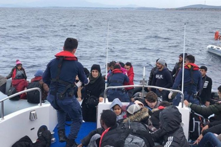 49 d&uuml;zensiz g&ouml;&ccedil;men yakalandı