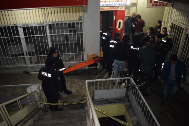 Asans&ouml;r boşluğuna d&uuml;şen kişi hayatını kaybetti