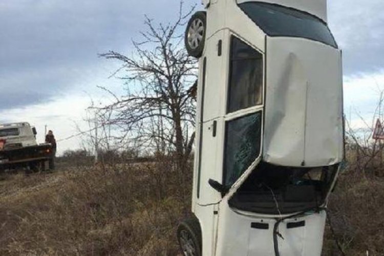 Bursa'da taklalar atan otomobil şarampole yuvarlandı: 1 yaralı