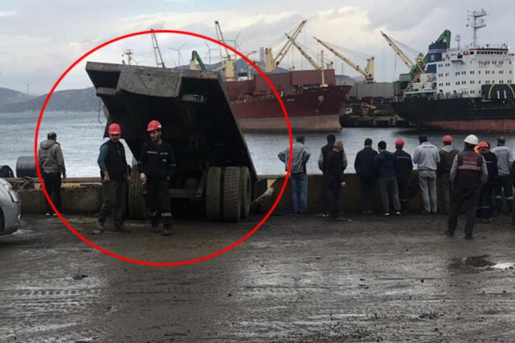 İzmir'de hurda y&uuml;kl&uuml; tır yoldan &ccedil;ıktı: 1 &ouml;l&uuml;