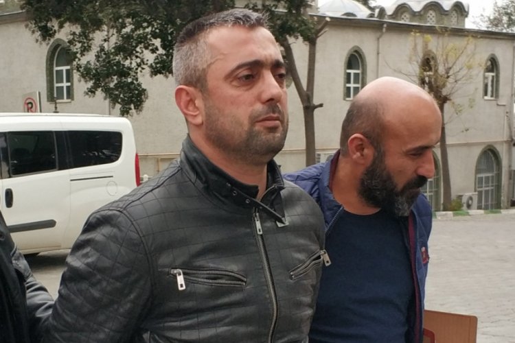 Okul m&uuml;d&uuml;r&uuml;n&uuml; silahla ağır yaralayan şahıs tutuklandı