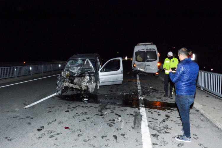 Trafik kazasında 2 kişi yaralandı