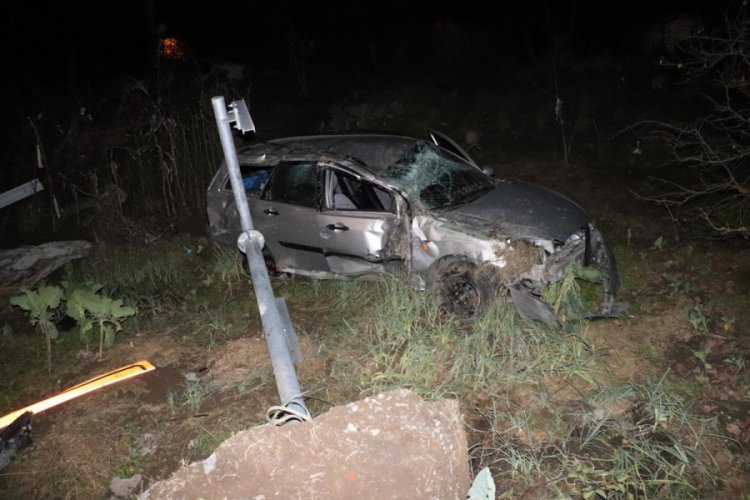 Ereğli'de otomobil dereye u&ccedil;tu: 3 yaralı