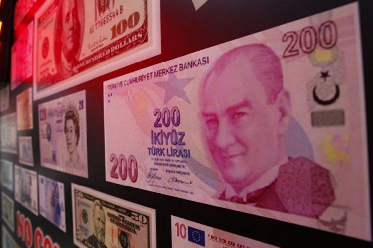 TL'nin dolar karşısındaki değer kaybı y&uuml;zde 4'&uuml; aştı