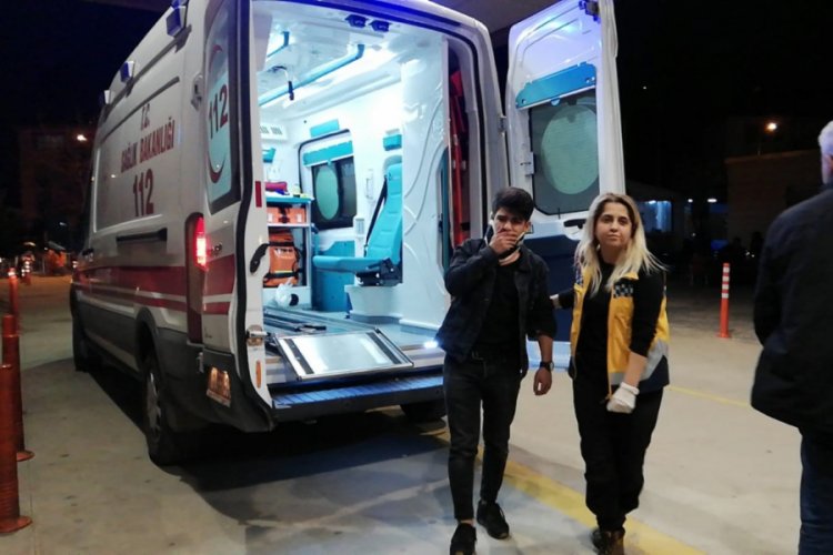 Bursa'da motosiklet kazada par&ccedil;alara ayrıldı: 2 kardeş yaralandı