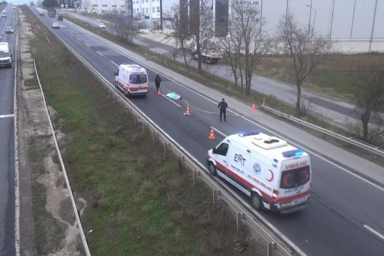 İki aracın &ccedil;arpıp ka&ccedil;tığı kadın hayatını kaybetti
