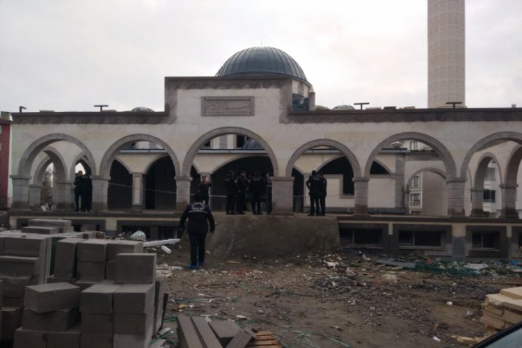 Cami inşaatında ceset bulundu