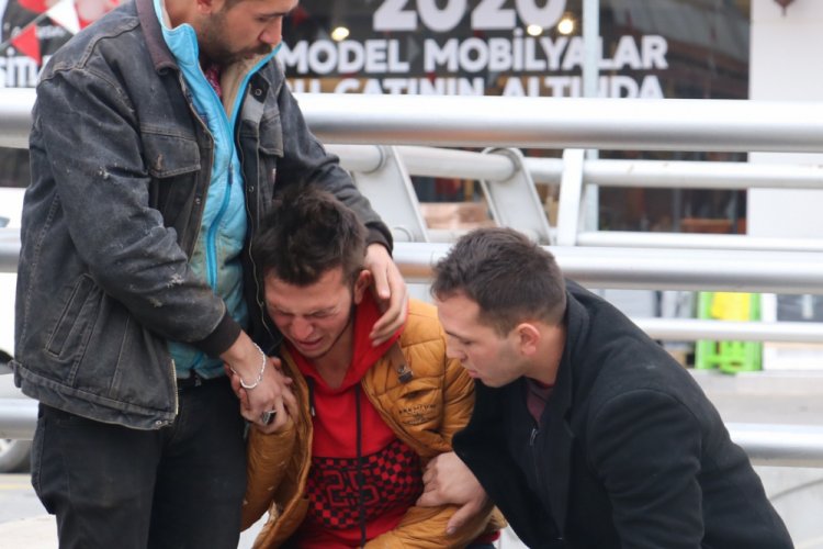 Ehliyetsiz gen&ccedil; kazanın ardından şoka girdi