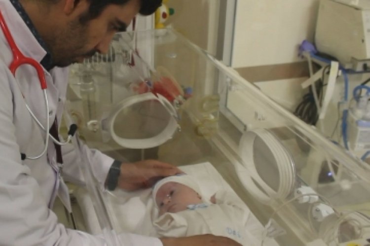 Bursa'da bağırsağı ters d&ouml;nen bebek sağlığına kavuştu