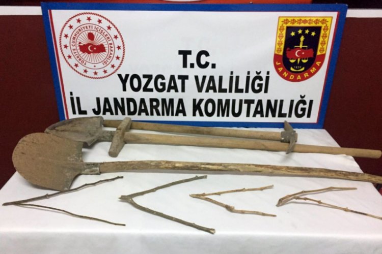 Ka&ccedil;ak kazıya su&ccedil;&uuml;st&uuml; yakalandılar