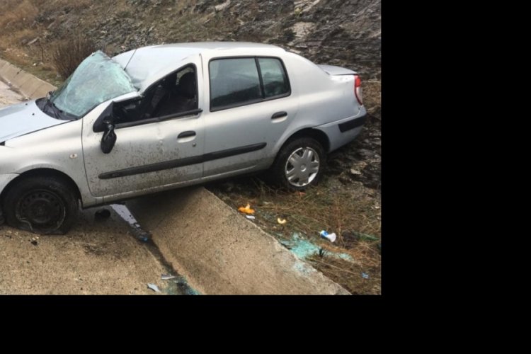 Kayganlaşan yol kazaya sebep oldu