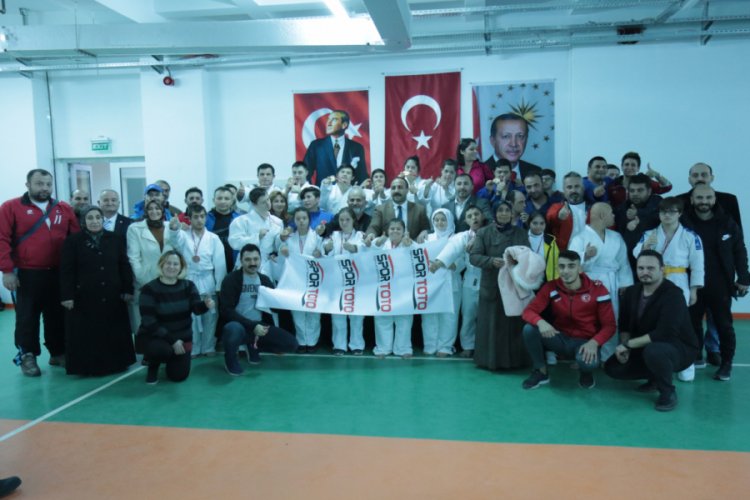 &Ouml;zel sporcular Judo Milli Takım se&ccedil;meleri yapıldı