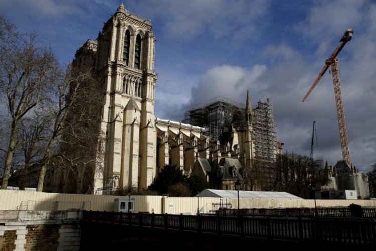 Notre Dame'da Napolyon d&ouml;neminden bu yana ilk kez Noel ayini yok