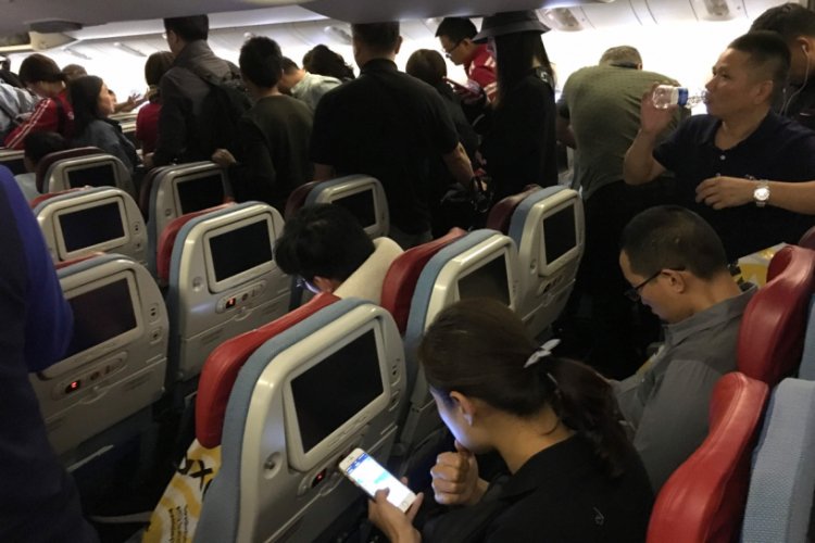 Yeni yılda u&ccedil;uşta telefonlarını kapatmayan ve sigara i&ccedil;enlere kesilen ceza artacak