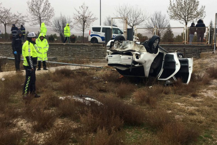 Bah&ccedil;eye u&ccedil;an otomobilin s&uuml;r&uuml;c&uuml;s&uuml; &ouml;ld&uuml;