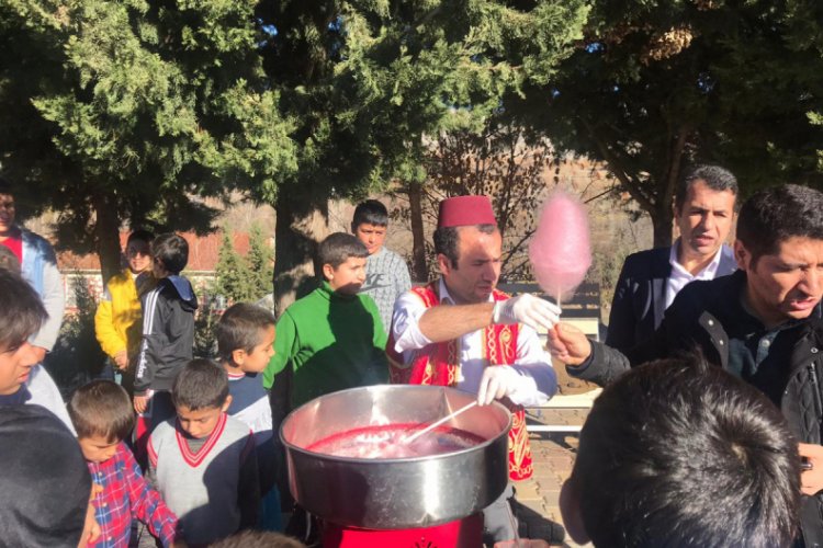 Miniklere pamuk şekeri s&uuml;rprizi