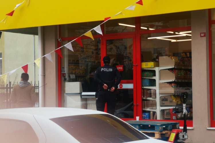 &Uuml;mraniye'de silahlı market soygunu