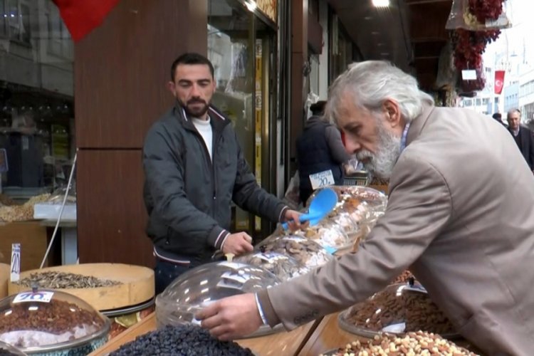 &Ccedil;erezler tezgahlarda alıcı bekliyor