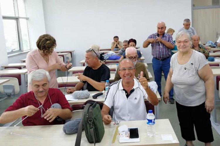 &Ouml;rd&uuml;kleri atkıları Mehmet&ccedil;iğe g&ouml;nderdiler