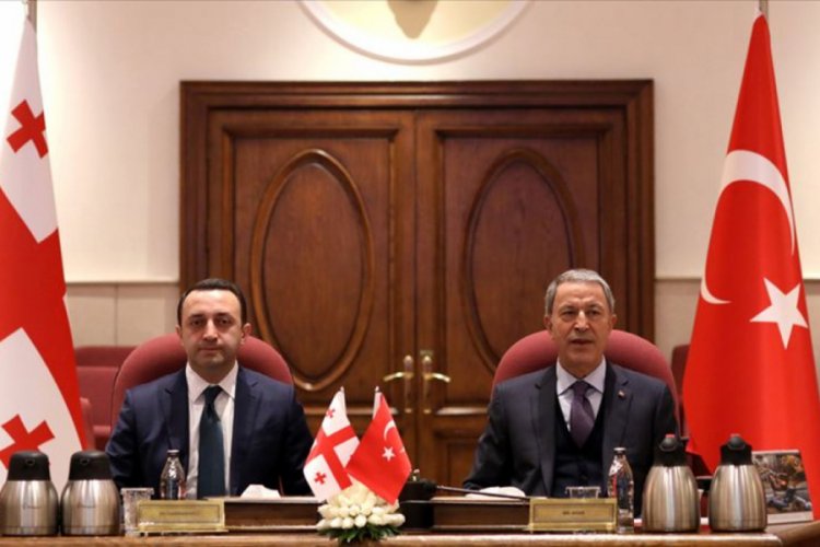 Akar G&uuml;rcistan Savunma Bakanı ile g&ouml;r&uuml;şt&uuml;