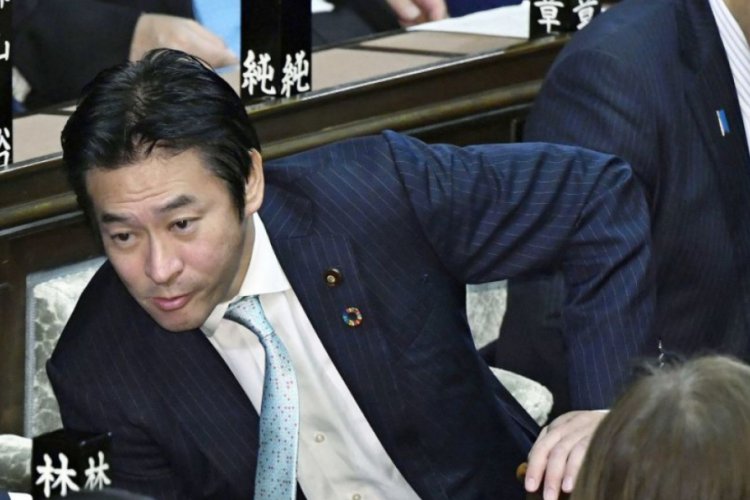 Japonya'da bakan yardımcısı g&ouml;zaltına alındı
