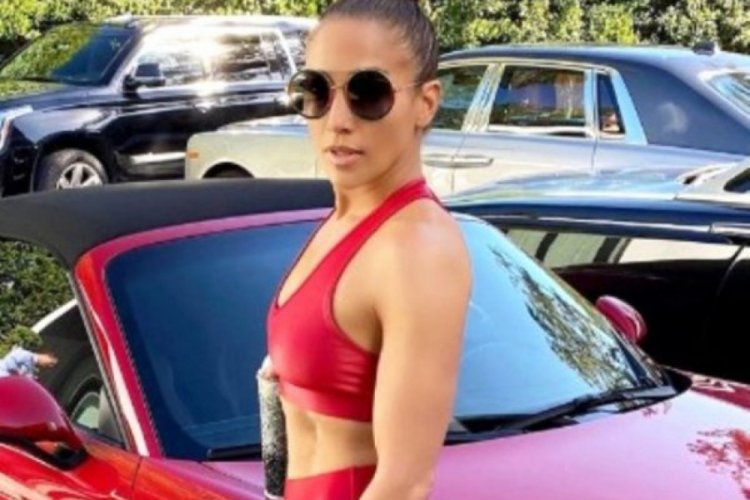 Jennifer Lopez: Bebeğim dışarısı &ccedil;ok sıcak