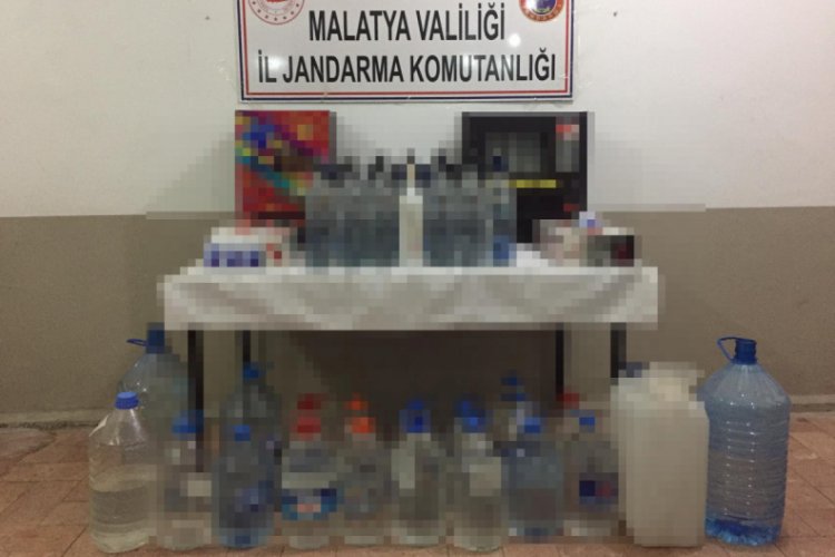 Malatya'da 775 litre sahte i&ccedil;ki ile ele ge&ccedil;irildi