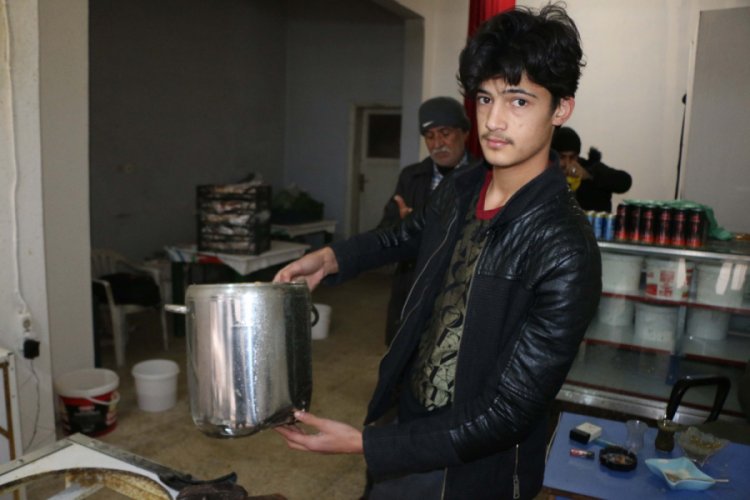Lokantada d&uuml;d&uuml;kl&uuml; tencere patladı: 2 yaralı