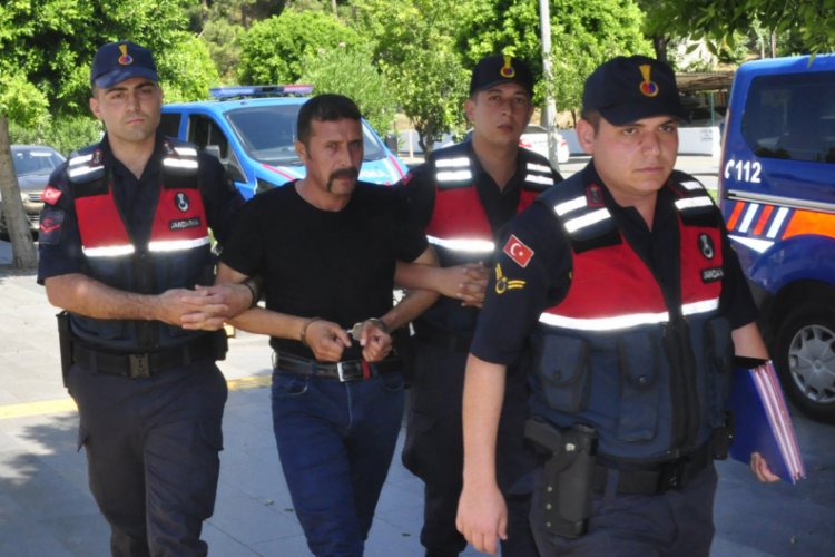 Gayri meşru ilişki yaşadığı kadını 25 bı&ccedil;ak darbesiyle &ouml;ld&uuml;rd&uuml;
