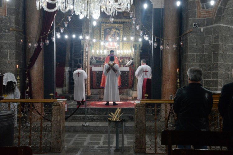 Tarihi Meryem Ana Kilisesi'nde Noel ayini