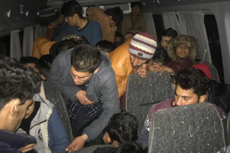 43 ka&ccedil;ak g&ouml;&ccedil;men yakalandı