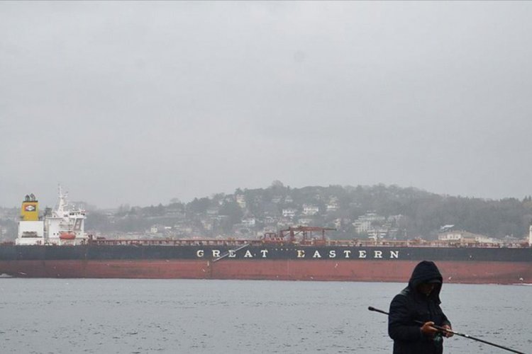 Dev gemiler İstanbul Boğazı'ndan ge&ccedil;ti