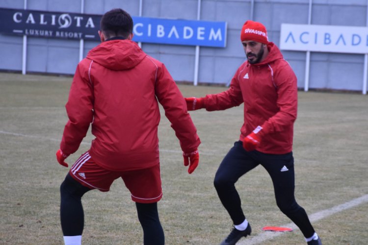 Rıza &Ccedil;alımbay: VAR'dan herkes mağdur, biz de mağduruz