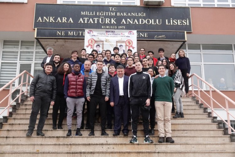 Gen&ccedil;lerbirliği oyuncuları, &ouml;ğrencilerle bir araya geldi
