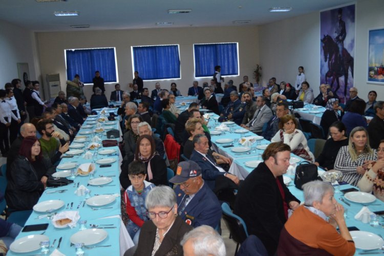 Kıbrıs gazisine berat ve madalyaları t&ouml;renle verildi