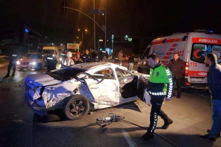 Hurdaya d&ouml;nen otomobildeki Uzman &Ccedil;avuş hayatını kaybetti